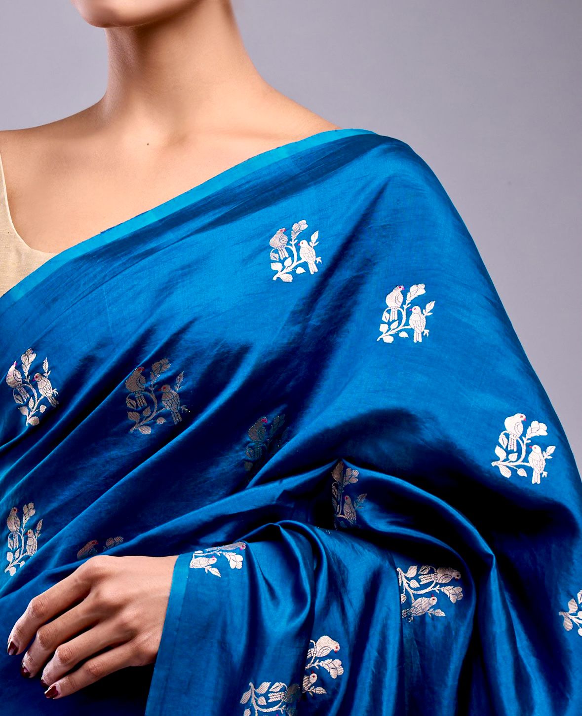Neelaya saree