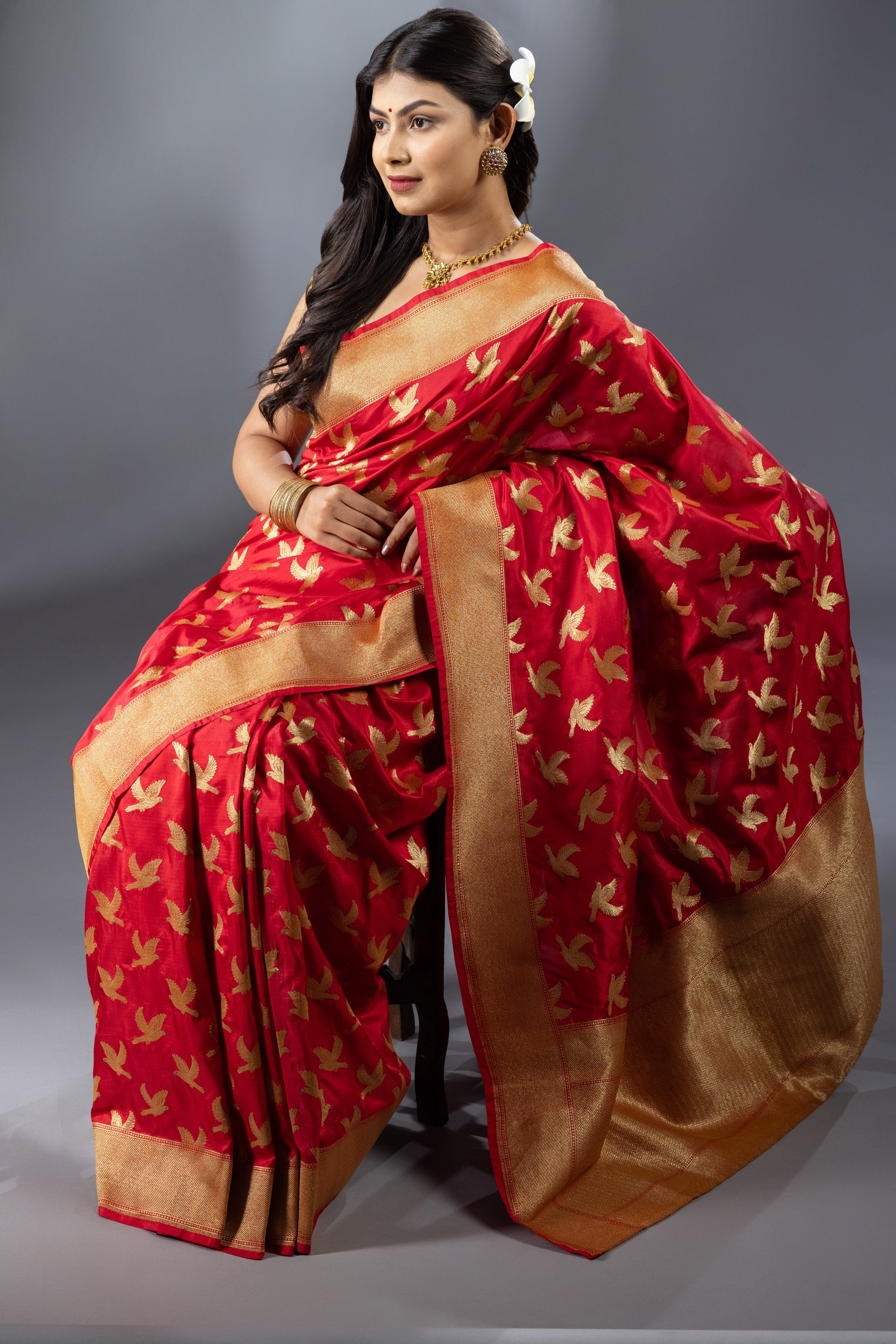 Lal panchi saree