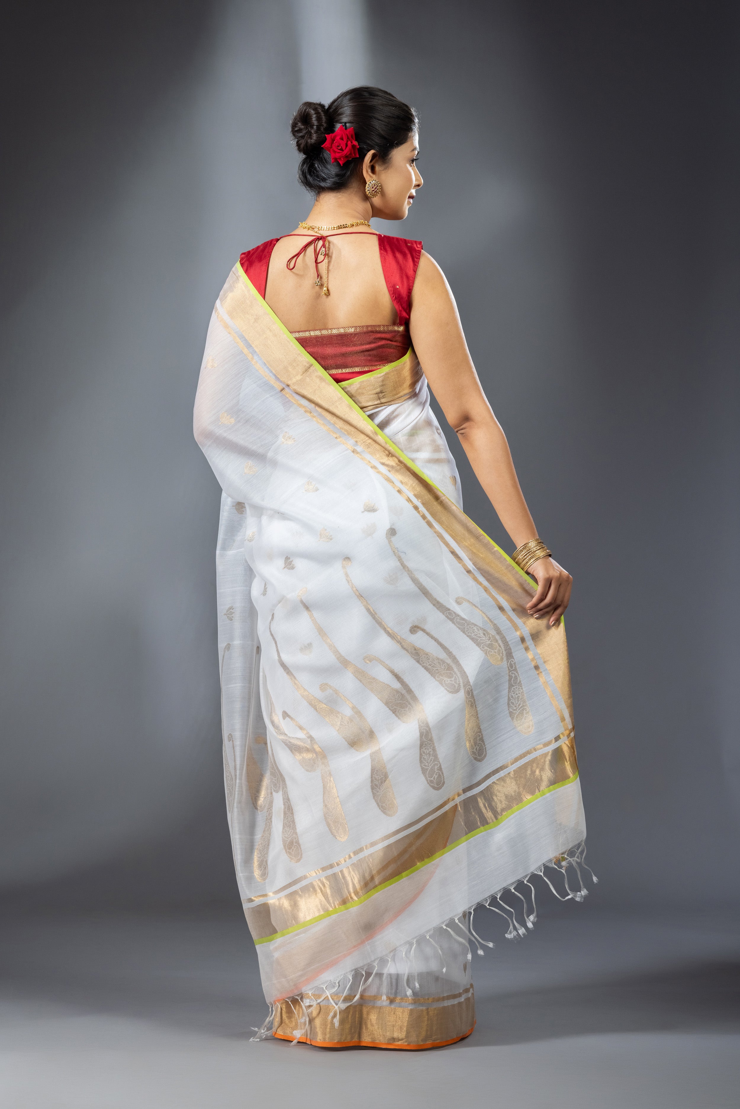 Shweta lotus saree