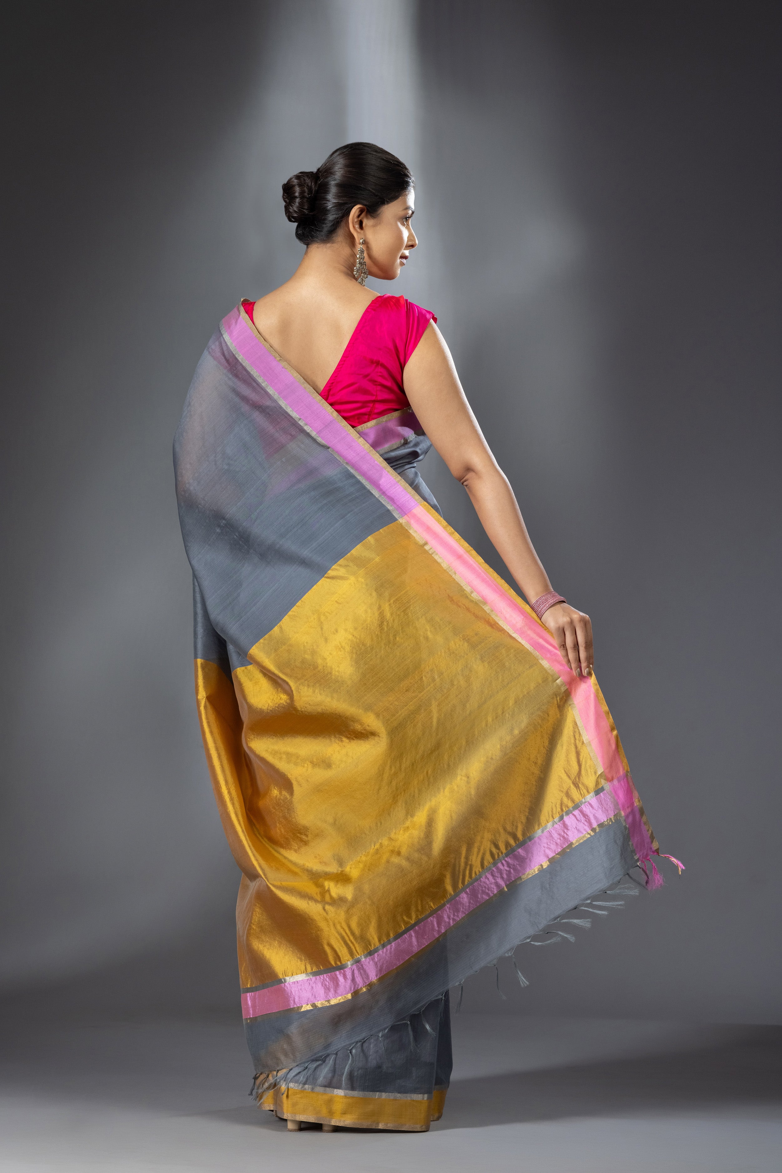 Nasha grey saree
